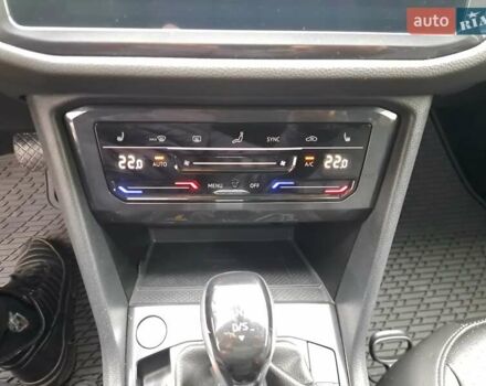 Чорний Фольксваген Тігуан, об'ємом двигуна 1.98 л та пробігом 4 тис. км за 28900 $, фото 32 на Automoto.ua