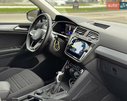 Черный Фольксваген Тигуан, объемом двигателя 2 л и пробегом 12 тыс. км за 25500 $, фото 11 на Automoto.ua