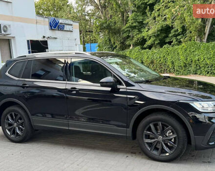 Черный Фольксваген Тигуан, объемом двигателя 1.98 л и пробегом 19 тыс. км за 27499 $, фото 5 на Automoto.ua