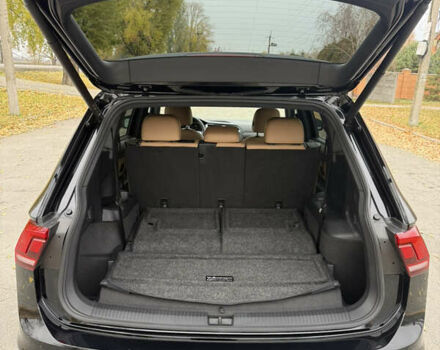 Чорний Фольксваген Тігуан, об'ємом двигуна 1.98 л та пробігом 6 тис. км за 29500 $, фото 27 на Automoto.ua