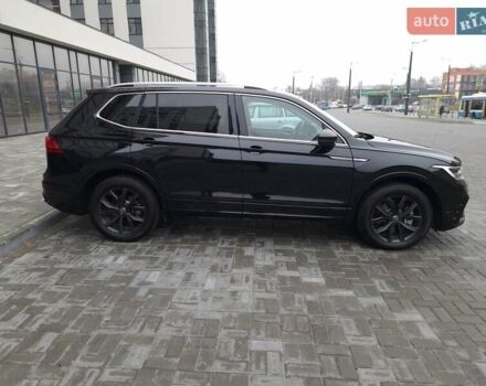 Чорний Фольксваген Тігуан, об'ємом двигуна 1.98 л та пробігом 4 тис. км за 28900 $, фото 4 на Automoto.ua