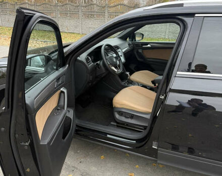 Чорний Фольксваген Тігуан, об'ємом двигуна 1.98 л та пробігом 6 тис. км за 29500 $, фото 32 на Automoto.ua