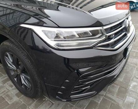 Чорний Фольксваген Тігуан, об'ємом двигуна 1.98 л та пробігом 4 тис. км за 28900 $, фото 6 на Automoto.ua