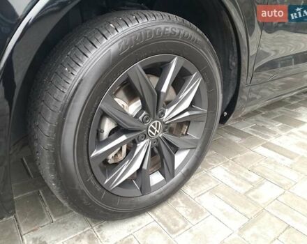 Чорний Фольксваген Тігуан, об'ємом двигуна 1.98 л та пробігом 4 тис. км за 28900 $, фото 13 на Automoto.ua