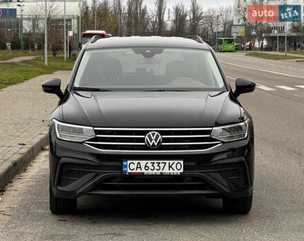 Черный Фольксваген Тигуан, объемом двигателя 2 л и пробегом 12 тыс. км за 25500 $, фото 2 на Automoto.ua