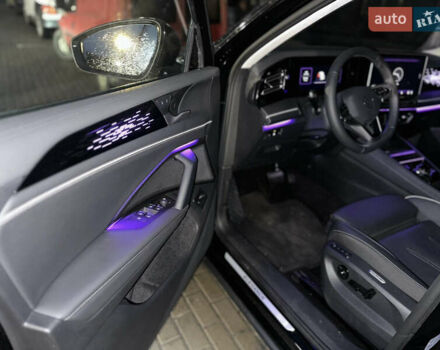 Черный Фольксваген Тигуан, объемом двигателя 1.97 л и пробегом 2 тыс. км за 32500 $, фото 14 на Automoto.ua