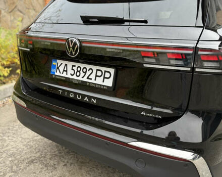 Чорний Фольксваген Тігуан, об'ємом двигуна 2 л та пробігом 1 тис. км за 48700 $, фото 3 на Automoto.ua