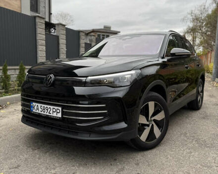 Чорний Фольксваген Тігуан, об'ємом двигуна 2 л та пробігом 1 тис. км за 48700 $, фото 34 на Automoto.ua