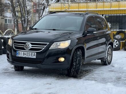 Чорний Фольксваген Тігуан, об'ємом двигуна 2 л та пробігом 278 тис. км за 10500 $, фото 1 на Automoto.ua