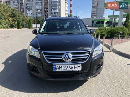 Черный Фольксваген Тигуан, объемом двигателя 1.4 л и пробегом 220 тыс. км за 9700 $, фото 1 на Automoto.ua