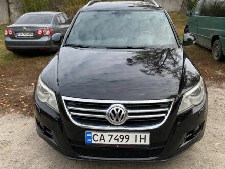 Черный Фольксваген Тигуан, объемом двигателя 2 л и пробегом 380 тыс. км за 8499 $, фото 1 на Automoto.ua