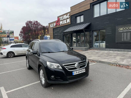 Черный Фольксваген Тигуан, объемом двигателя 2 л и пробегом 275 тыс. км за 9900 $, фото 1 на Automoto.ua