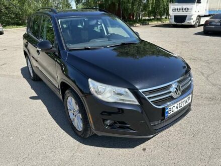 Черный Фольксваген Тигуан, объемом двигателя 2 л и пробегом 213 тыс. км за 9000 $, фото 1 на Automoto.ua