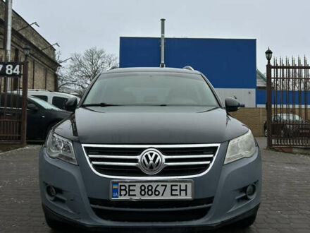 Черный Фольксваген Тигуан, объемом двигателя 2 л и пробегом 246 тыс. км за 8100 $, фото 1 на Automoto.ua