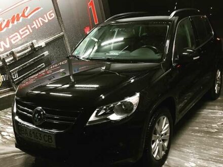 Чорний Фольксваген Тігуан, об'ємом двигуна 1.4 л та пробігом 144 тис. км за 10300 $, фото 1 на Automoto.ua