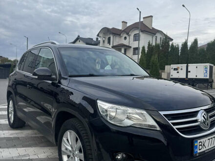 Фольксваген Тигуан 2009 в Ровно на Automoto.ua Черный Фольксваген Тигуан, объемом двигателя 2 л и пробегом 272 тыс. км за 9850 $, фото 1 на Automoto.ua