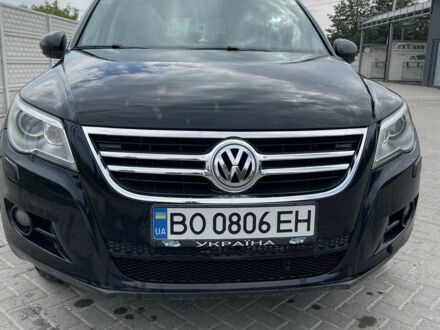 Черный Фольксваген Тигуан, объемом двигателя 2 л и пробегом 209 тыс. км за 12500 $, фото 1 на Automoto.ua