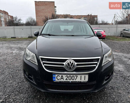 Черный Фольксваген Тигуан, объемом двигателя 1.97 л и пробегом 298 тыс. км за 11000 $, фото 1 на Automoto.ua