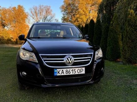 Фольксваген Тігуан 2010 у Києві на Automoto.ua Чорний Фольксваген Тігуан, об'ємом двигуна 2 л та пробігом 196 тис. км за 9800 $, фото 1 на Automoto.ua