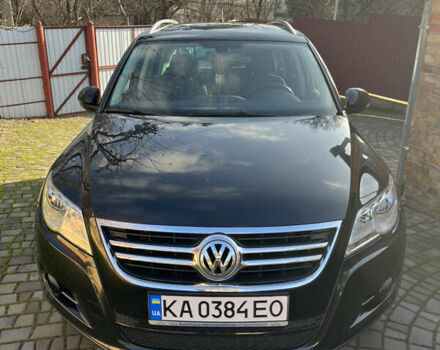 Черный Фольксваген Тигуан, объемом двигателя 2 л и пробегом 170 тыс. км за 13900 $, фото 1 на Automoto.ua