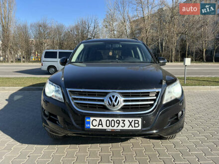 Фольксваген Тигуан 2010 в Киеве на Automoto.ua Черный Фольксваген Тигуан, объемом двигателя 2 л и пробегом 158 тыс. км за 10800 $, фото 1 на Automoto.ua