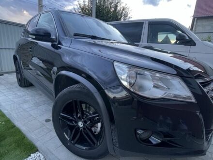 Чорний Фольксваген Тігуан, об'ємом двигуна 2 л та пробігом 230 тис. км за 13000 $, фото 1 на Automoto.ua