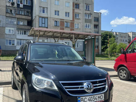 Чорний Фольксваген Тігуан, об'ємом двигуна 1.97 л та пробігом 386 тис. км за 10500 $, фото 1 на Automoto.ua