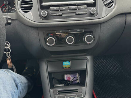 Черный Фольксваген Тигуан, объемом двигателя 1.98 л и пробегом 186 тыс. км за 11000 $, фото 1 на Automoto.ua