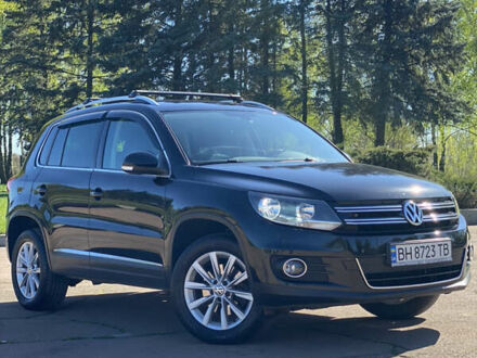 Фольксваген Тігуан 2012 у Житомирі на Automoto.ua Чорний Фольксваген Тігуан, об'ємом двигуна 2 л та пробігом 213 тис. км за 15999 $, фото 1 на Automoto.ua