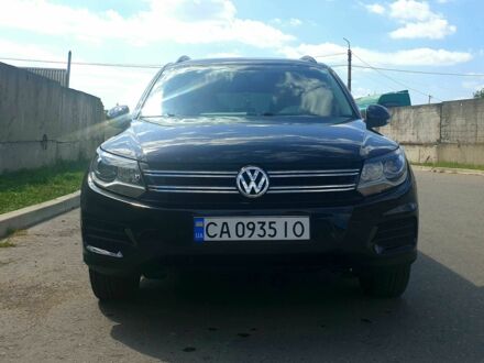 Фольксваген Тігуан 2014 у Умани на Automoto.ua Чорний Фольксваген Тігуан, об'ємом двигуна 2 л та пробігом 200 тис. км за 11700 $, фото 1 на Automoto.ua