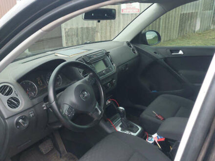 Черный Фольксваген Тигуан, объемом двигателя 2 л и пробегом 340 тыс. км за 14500 $, фото 1 на Automoto.ua