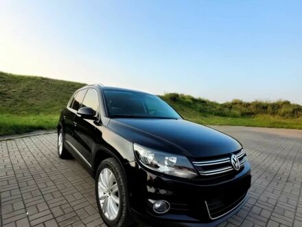 Черный Фольксваген Тигуан, объемом двигателя 2 л и пробегом 75 тыс. км за 7900 $, фото 1 на Automoto.ua