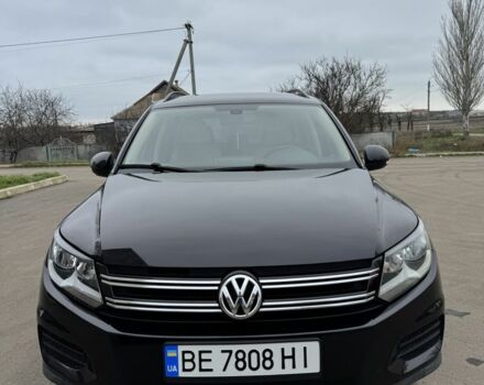 Чорний Фольксваген Тігуан, об'ємом двигуна 2 л та пробігом 175 тис. км за 13500 $, фото 1 на Automoto.ua