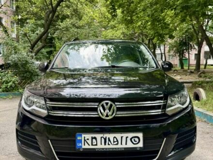 Чорний Фольксваген Тігуан, об'ємом двигуна 2 л та пробігом 122 тис. км за 12500 $, фото 1 на Automoto.ua