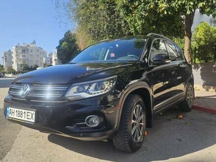 Черный Фольксваген Тигуан, объемом двигателя 2 л и пробегом 201 тыс. км за 14000 $, фото 1 на Automoto.ua