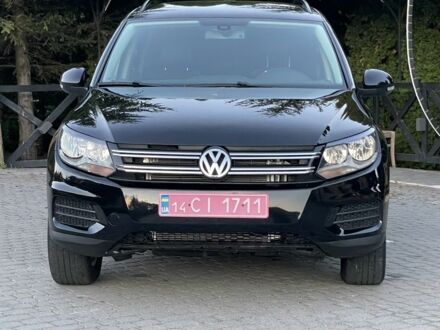 Черный Фольксваген Тигуан, объемом двигателя 2 л и пробегом 221 тыс. км за 12199 $, фото 1 на Automoto.ua