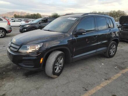 Черный Фольксваген Тигуан, объемом двигателя 2 л и пробегом 142 тыс. км за 2500 $, фото 1 на Automoto.ua