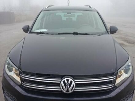 Черный Фольксваген Тигуан, объемом двигателя 1.98 л и пробегом 120 тыс. км за 14700 $, фото 1 на Automoto.ua