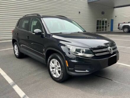 Черный Фольксваген Тигуан, объемом двигателя 2 л и пробегом 61 тыс. км за 8000 $, фото 1 на Automoto.ua