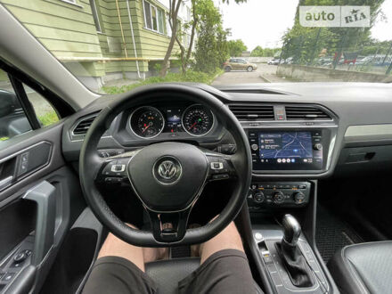 Фольксваген Тігуан 2017 у Києві на Automoto.ua Чорний Фольксваген Тігуан, об'ємом двигуна 2 л та пробігом 99 тис. км за 20400 $, фото 1 на Automoto.ua