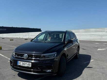 Черный Фольксваген Тигуан, объемом двигателя 2 л и пробегом 160 тыс. км за 24200 $, фото 1 на Automoto.ua