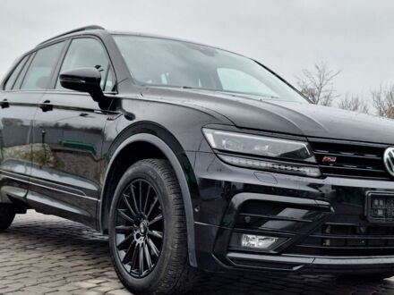 Черный Фольксваген Тигуан, объемом двигателя 2 л и пробегом 170 тыс. км за 29600 $, фото 1 на Automoto.ua