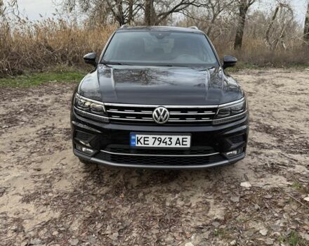 Черный Фольксваген Тигуан, объемом двигателя 2 л и пробегом 182 тыс. км за 27499 $, фото 1 на Automoto.ua