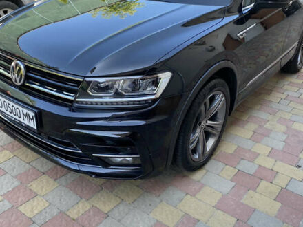 Фольксваген Тигуан 2018 в Мукачеве на Automoto.ua Черный Фольксваген Тигуан, объемом двигателя 2 л и пробегом 183 тыс. км за 28000 $, фото 1 на Automoto.ua
