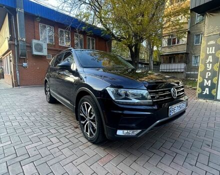 Черный Фольксваген Тигуан, объемом двигателя 2 л и пробегом 93 тыс. км за 19500 $, фото 1 на Automoto.ua