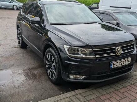 Черный Фольксваген Тигуан, объемом двигателя 1.98 л и пробегом 125 тыс. км за 25900 $, фото 1 на Automoto.ua