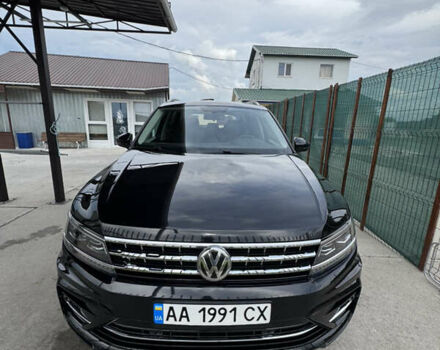 Черный Фольксваген Тигуан, объемом двигателя 2 л и пробегом 92 тыс. км за 21900 $, фото 1 на Automoto.ua