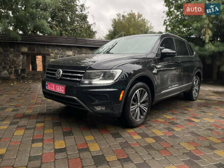 Фольксваген Тігуан 2018 у Хмельницькому на Automoto.ua Чорний Фольксваген Тігуан, об'ємом двигуна 1.98 л та пробігом 131 тис. км за 17900 $, фото 1 на Automoto.ua