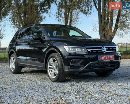Черный Фольксваген Тигуан, объемом двигателя 2 л и пробегом 70 тыс. км за 16700 $, фото 1 на Automoto.ua