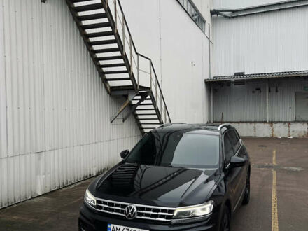 Чорний Фольксваген Тігуан, об'ємом двигуна 1.98 л та пробігом 101 тис. км за 19600 $, фото 1 на Automoto.ua